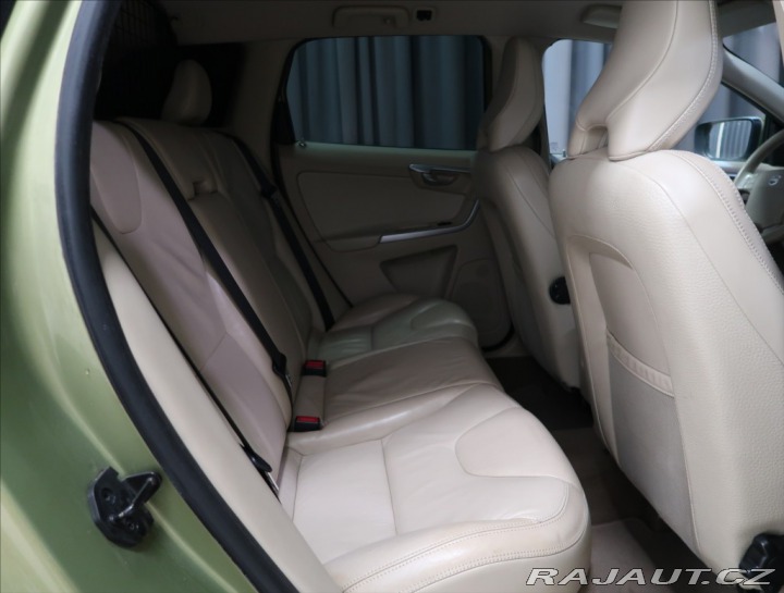 Volvo XC60 2,4 D AWD AT KŮŽE VÝHŘEV 2008