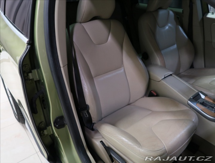 Volvo XC60 2,4 D AWD AT KŮŽE VÝHŘEV 2008