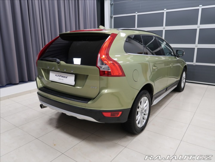 Volvo XC60 2,4 D AWD AT KŮŽE VÝHŘEV 2008