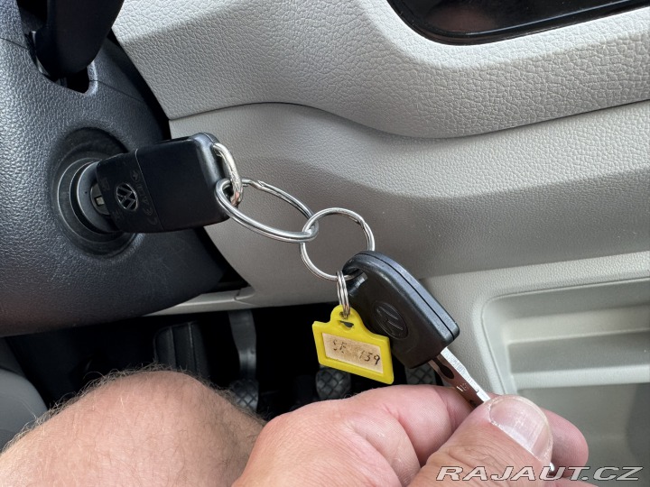 Volkswagen up! 1,0i 44 KW 1. MAJ. STK SŠ 2013