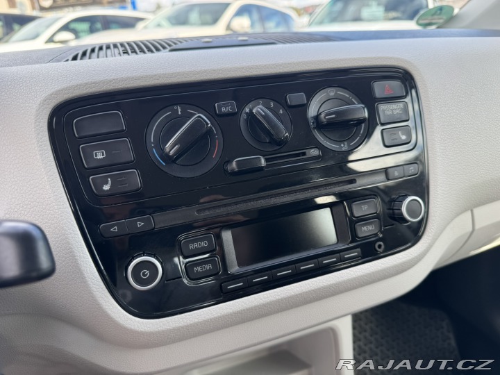 Volkswagen up! 1,0i 44 KW 1. MAJ. STK SŠ 2013