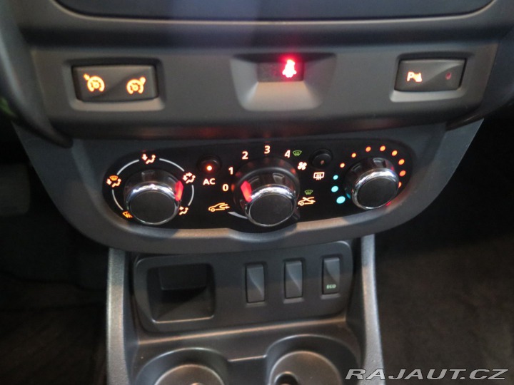 Dacia Duster 1.2TCe,navi,klima,tažné,k 2014