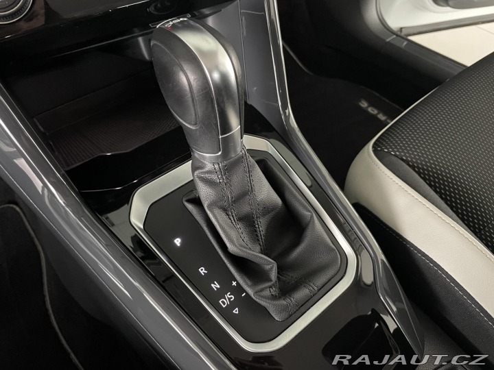 Volkswagen T-Roc 1,5TSI DSG*110kW*REZERVAC 2019