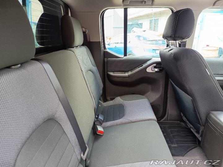 Nissan Navara 2,5DCi Road Ranger 4X4 ČR 2015
