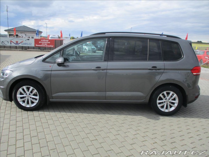 Volkswagen Touran 1,6 TDi 81kw 7sedadel Rad 2015