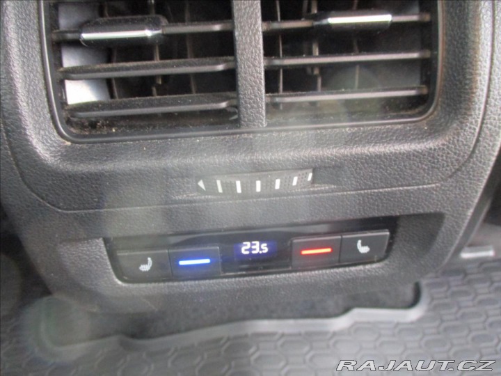 Volkswagen Touran 1,6 TDi 81kw 7sedadel Rad 2015