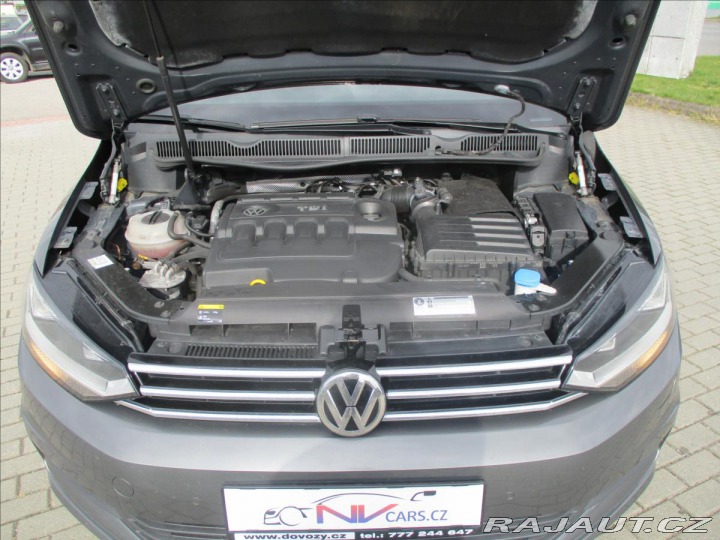 Volkswagen Touran 1,6 TDi 81kw 7sedadel Rad 2015