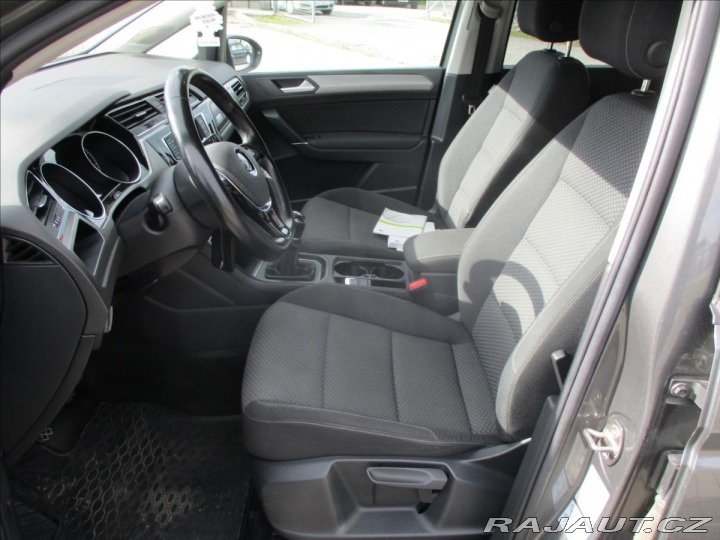 Volkswagen Touran 1,6 TDi 81kw 7sedadel Rad 2015