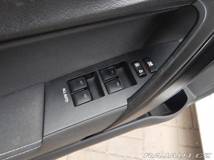 Toyota Corolla 1.6 VVTi, ČR, AUTOMAT 2017