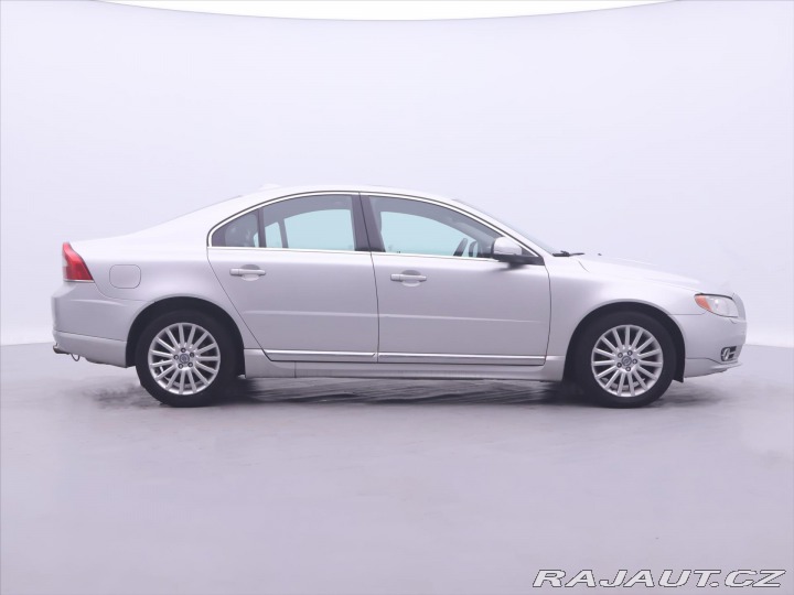 Volvo S80 2,4 D5 158kW Aut. Xenon K 2012