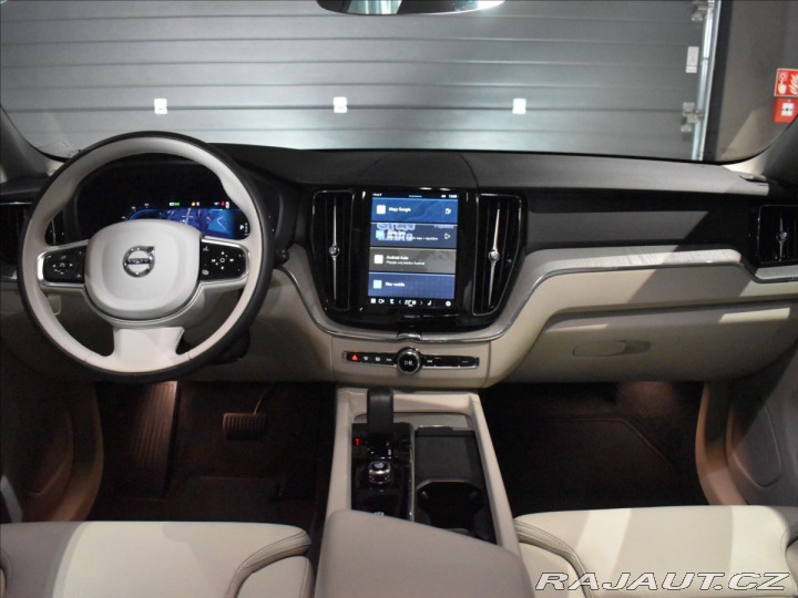 Volvo XC60 2,0 B4 AWD PLUS BLIS,bezk 2024