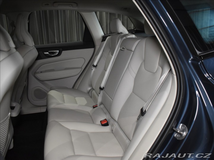 Volvo XC60 2,0 B4 AWD PLUS BLIS,bezk 2024