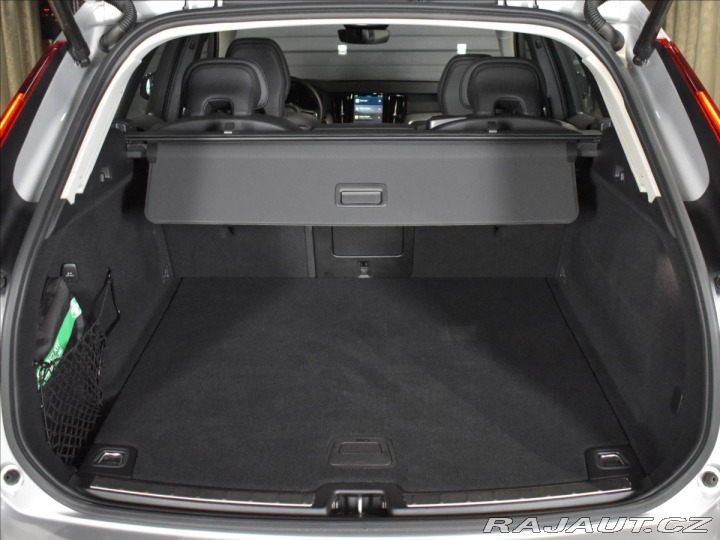 Volvo XC60 2,0 B4 AWD Plus Blis bezk 2024