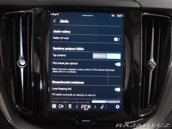 Volvo XC60 2,0 B4 AWD Plus Blis bezk 2024