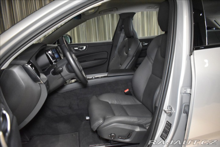 Volvo XC60 2,0 B4 AWD Plus Blis bezk 2024