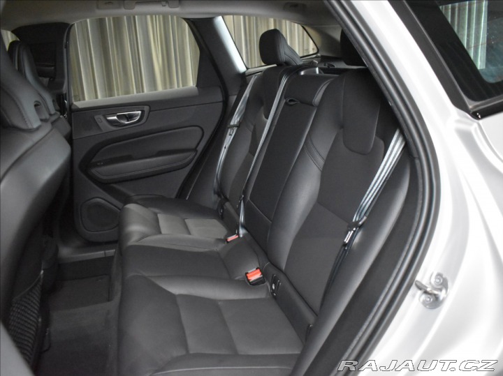 Volvo XC60 2,0 B4 AWD Plus Blis bezk 2024