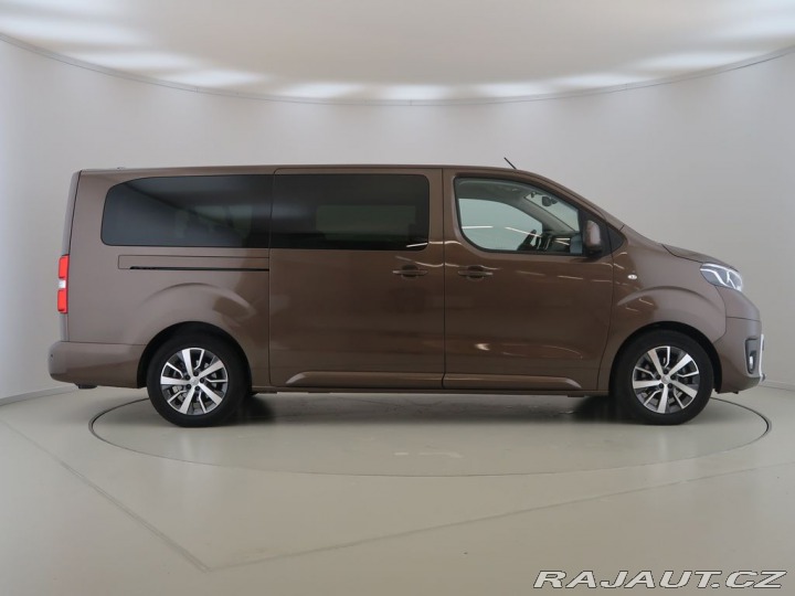 Toyota ProAce Verso 2,0D4-D,CZ,1Maj,Family,L2 2024