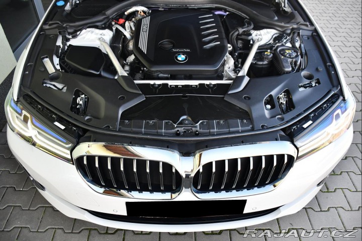 BMW 5 530d xD LUXURY HUD MASAŽ 2021