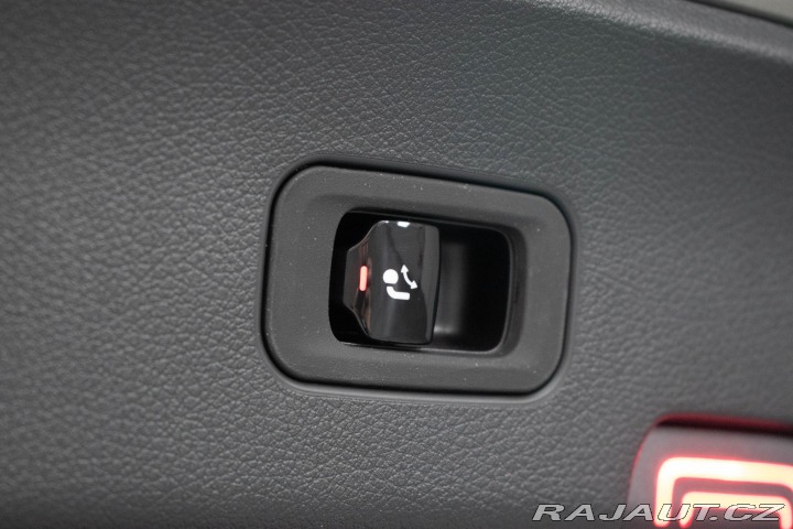 Mercedes-Benz GLC 4M*SERVIS/ZÁRUKA*TAŽNÉ*ČR 2024