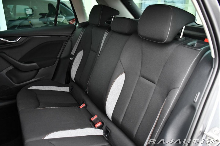 Škoda Kamiq 1.0TSi BLACK DOTS 4L-ZÁRU 2025