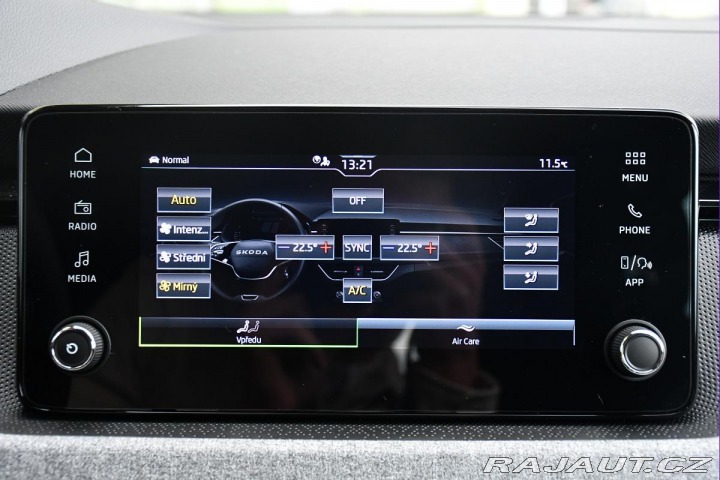 Škoda Kamiq 1.0TSi BLACK DOTS 4L-ZÁRU 2025