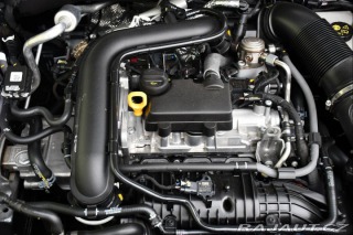 Škoda Kamiq 1.0TSi BLACK DOTS 4L-ZÁRU 2025