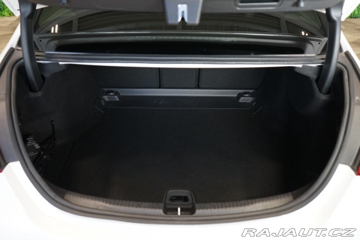 Mercedes-Benz C 220d*ZÁRUKA*PANO*LED*360* 2024