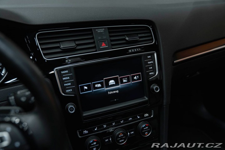 Volkswagen Golf VII Variant R BMT 4Motion 2015