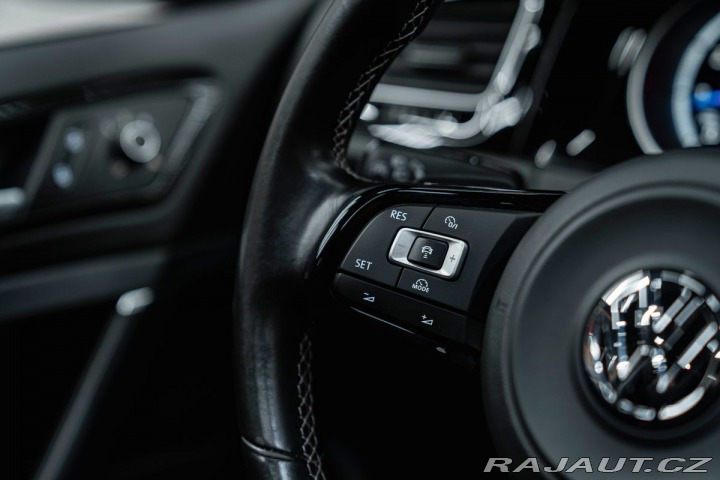 Volkswagen Golf VII Variant R BMT 4Motion 2015