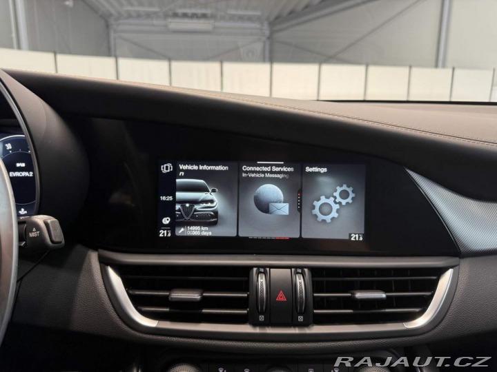 Alfa Romeo Giulia 2.0 Turbo 280k AT8 AWD I 2025