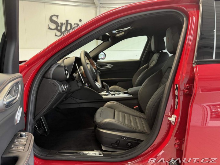 Alfa Romeo Giulia 2.0 Turbo 280k AT8 AWD I 2025