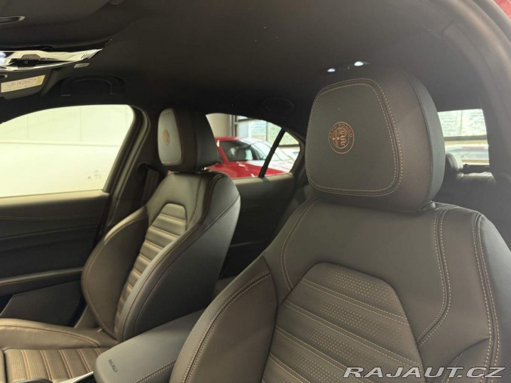 Alfa Romeo Giulia 2.0 Turbo 280k AT8 AWD I 2025
