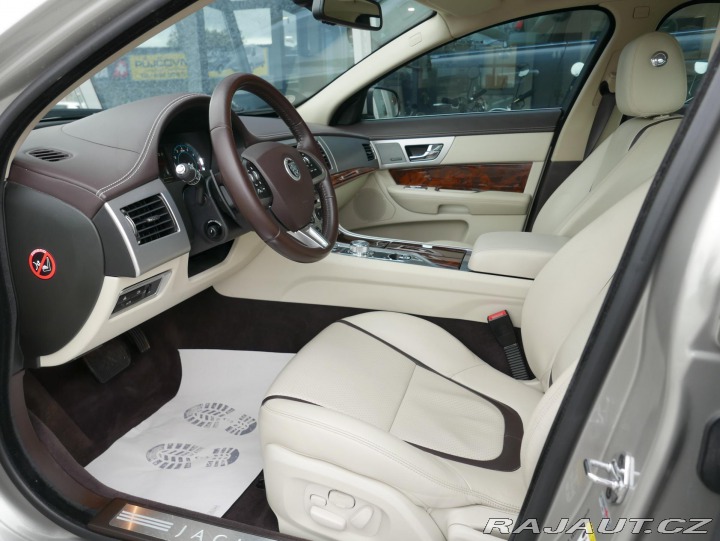 Jaguar XF 3,0 V6 AWD Automat REZERV 2013