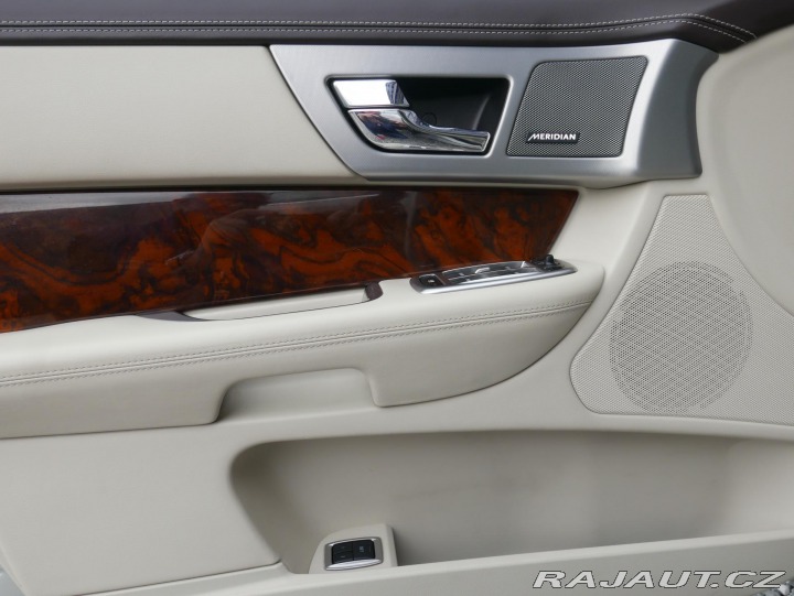 Jaguar XF 3,0 V6 AWD Automat REZERV 2013