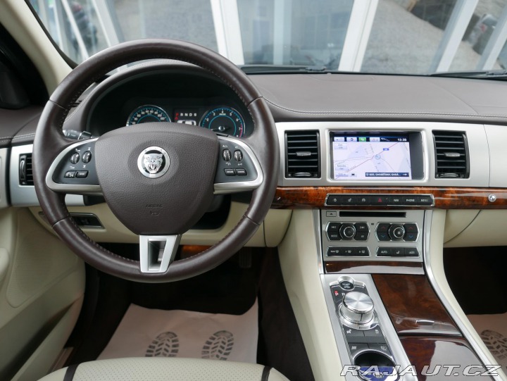Jaguar XF 3,0 V6 AWD Automat REZERV 2013