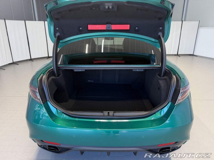 Alfa Romeo Giulia 2.0 Turbo 280k AT8 AWD I 2025