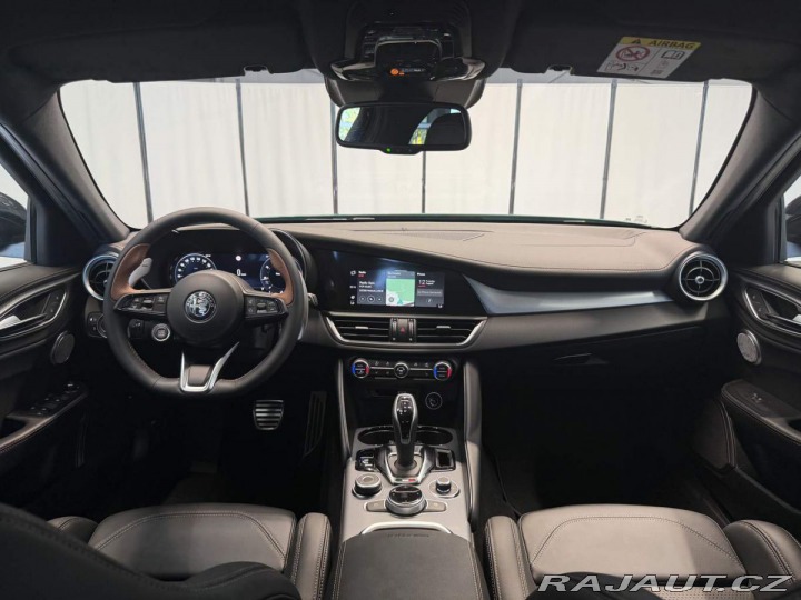 Alfa Romeo Giulia 2.0 Turbo 280k AT8 AWD I 2025