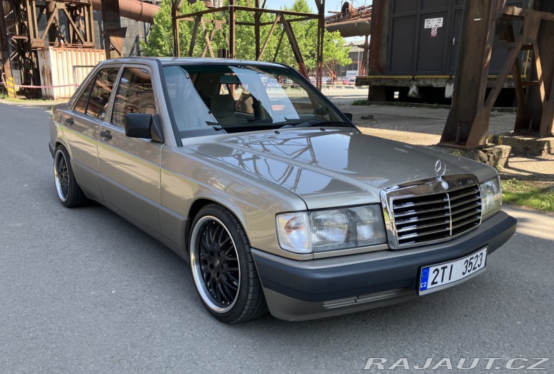 Mercedes-Benz 190