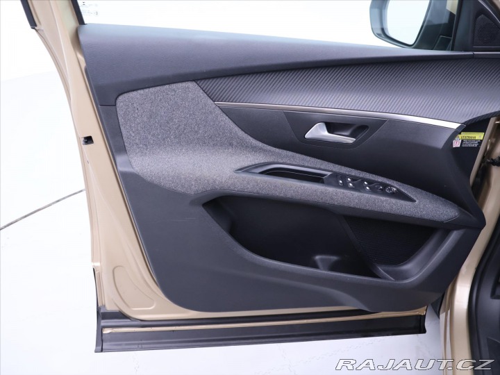 Peugeot 5008 1,2 PT 96kW Allure CZ 7-M 2017