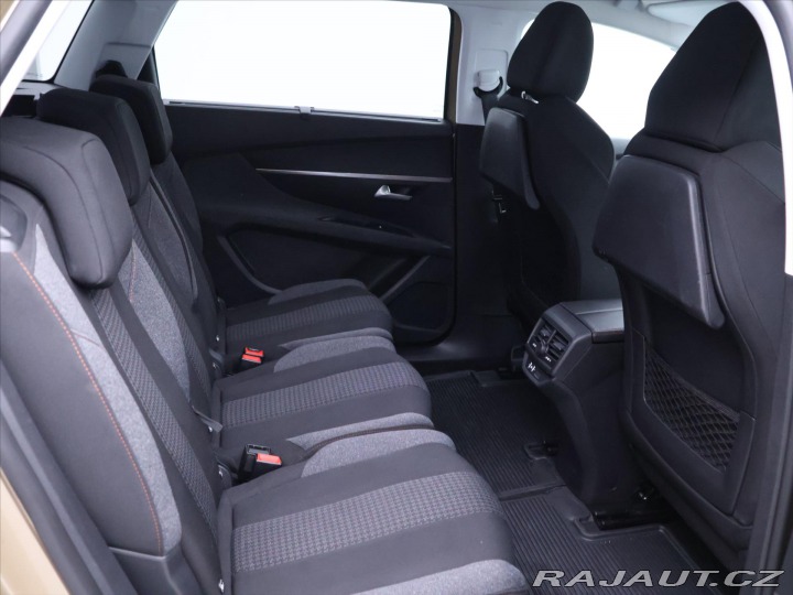 Peugeot 5008 1,2 PT 96kW Allure CZ 7-M 2017