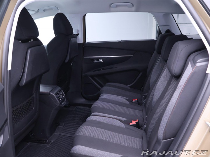 Peugeot 5008 1,2 PT 96kW Allure CZ 7-M 2017