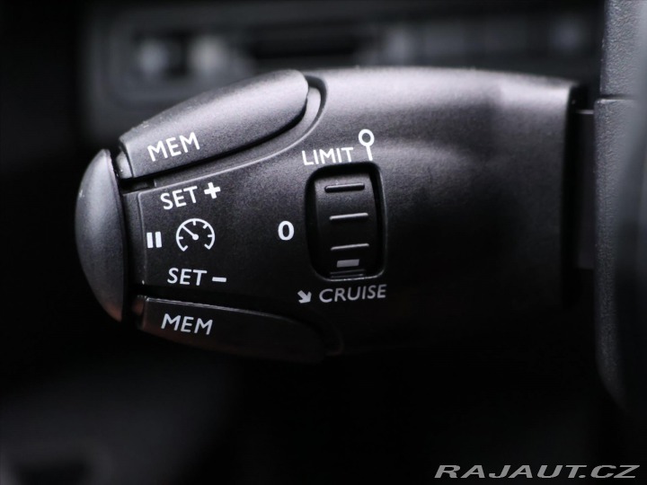 Peugeot 5008 1,2 PT 96kW Allure CZ 7-M 2017