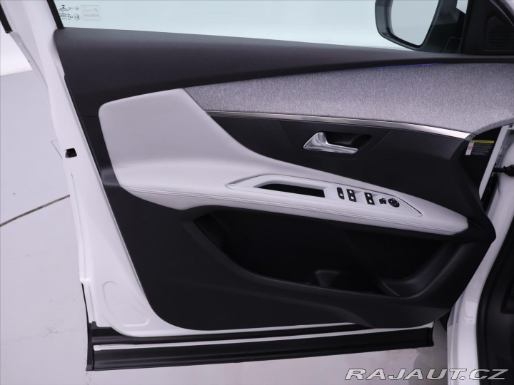 Peugeot 3008 1,5 HDI 96kW Allure Serv. 2018