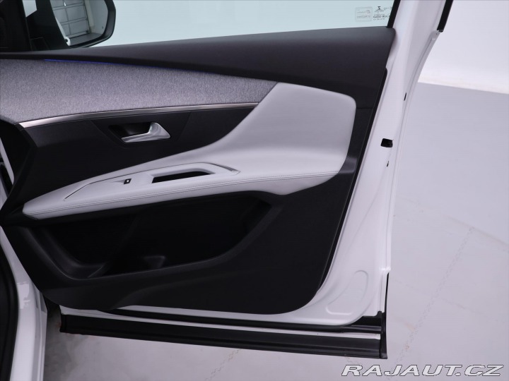 Peugeot 3008 1,5 HDI 96kW Allure Serv. 2018