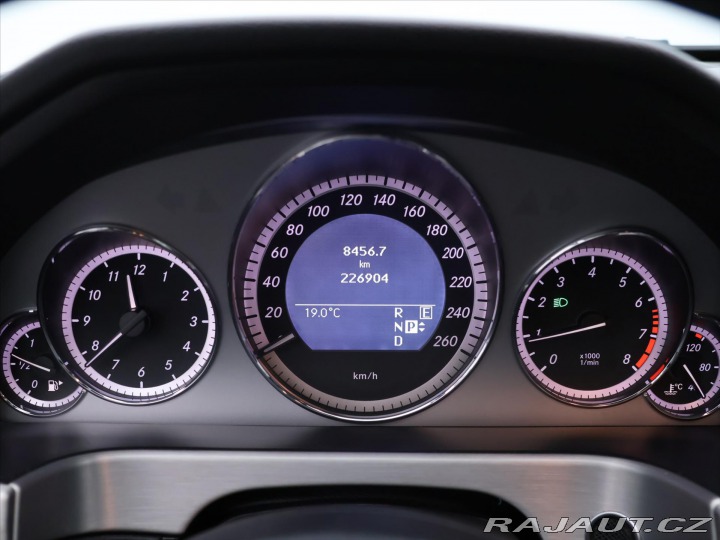 Mercedes-Benz E 3,5 350 4MATIC 200kW Avan 2010