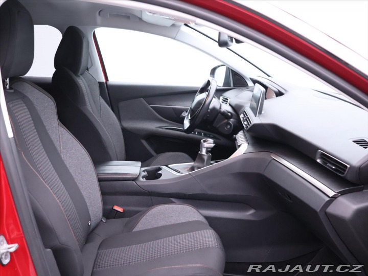 Peugeot 3008 1,6 HDI 88kW Navi Virtuál 2018
