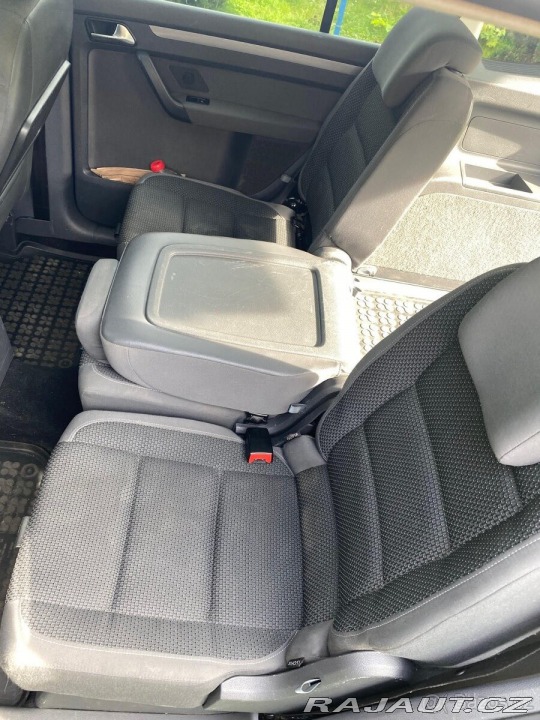 Volkswagen Touran 2,0 manuál, TDi 103 kW, 2011