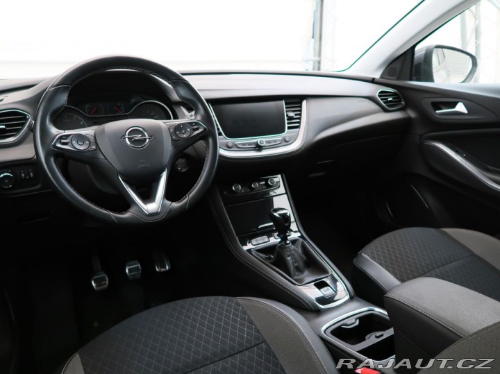 Opel Grandland X 1.2TURBO,96kW,ECOTEC,MAN6 2017