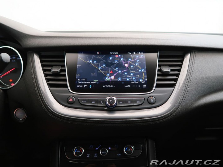 Opel Grandland X 1.2TURBO,96kW,ECOTEC,MAN6 2017