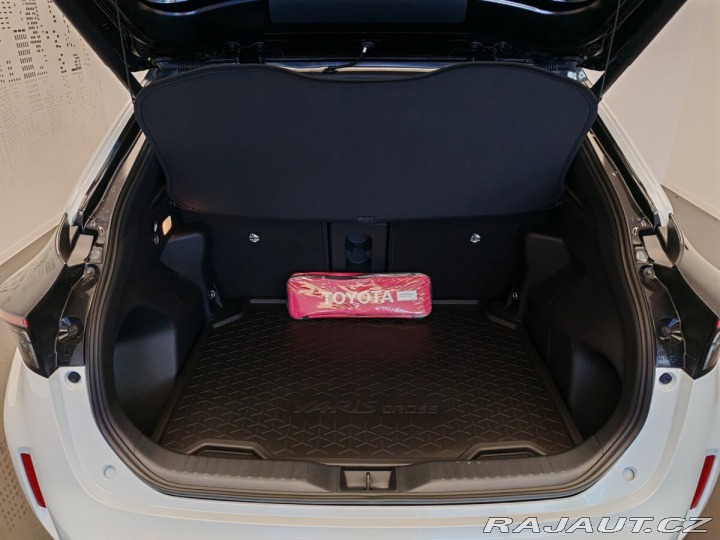 Toyota Yaris Cross 1,5 Hybrid e-CVT 130k 4x4 2025